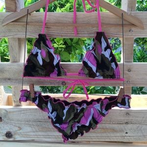 Girly camouflage scrunch butt bikini 👙